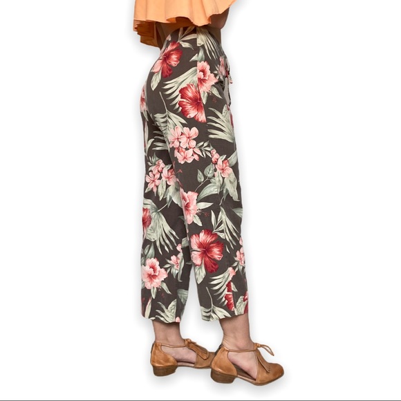 Vintage 90s Silk Hawaiian Floral Capris - Picture 2 of 11